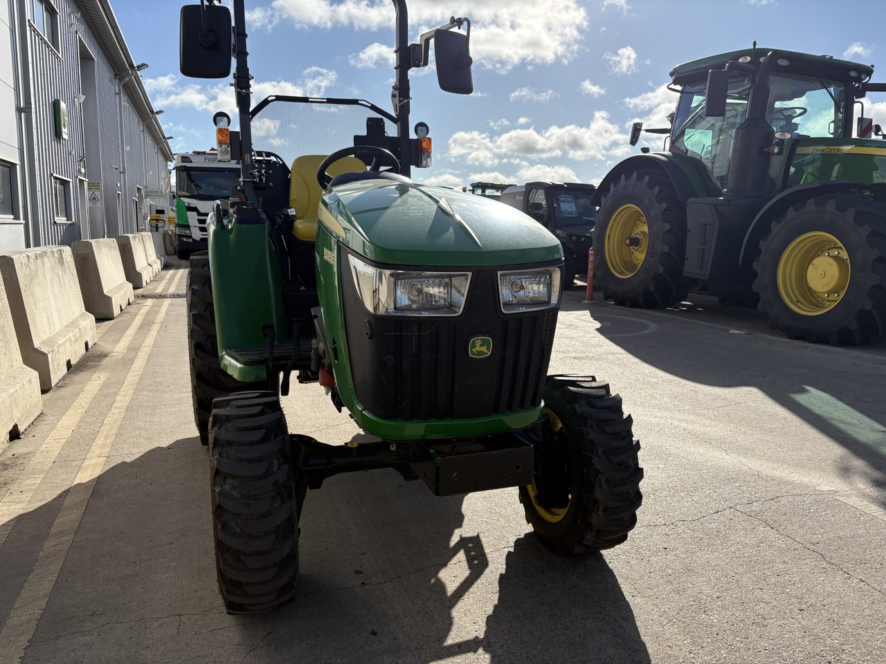 John Deere 3025E Compact tractor - Mini trator: foto 3 John Deere 3025E Compact tractor - Mini trator: foto 3