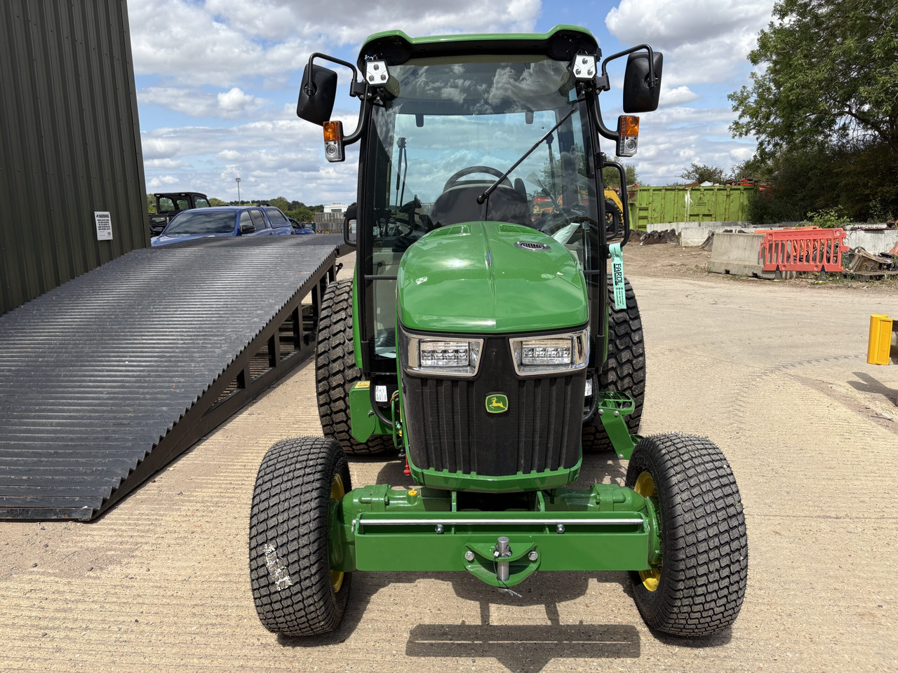 John Deere 4052R Compact Tractor - Mini trator: foto 2 John Deere 4052R Compact Tractor - Mini trator: foto 2