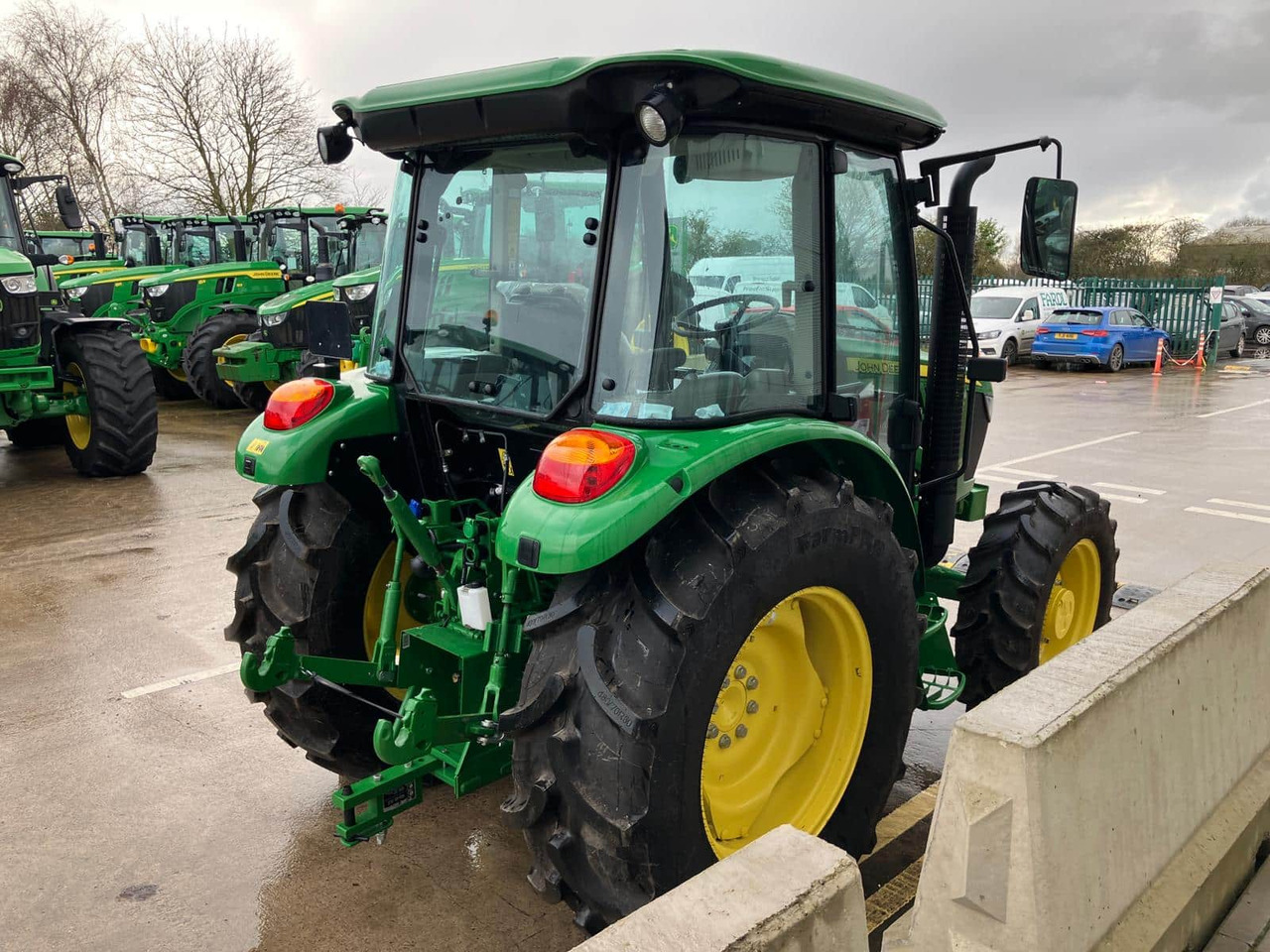 Trator novo John Deere 5075E: foto 6