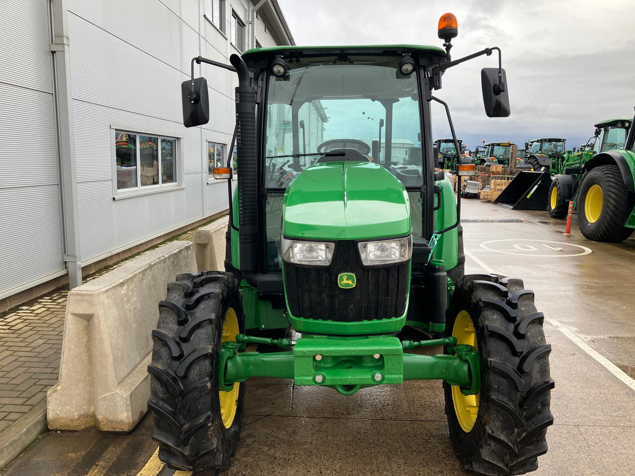 Trator novo John Deere 5075E: foto 8
