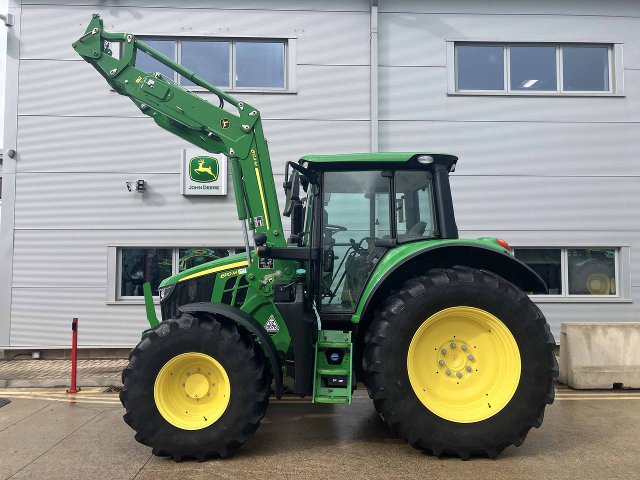 John Deere 6110M - Trator: foto 2 John Deere 6110M - Trator: foto 2
