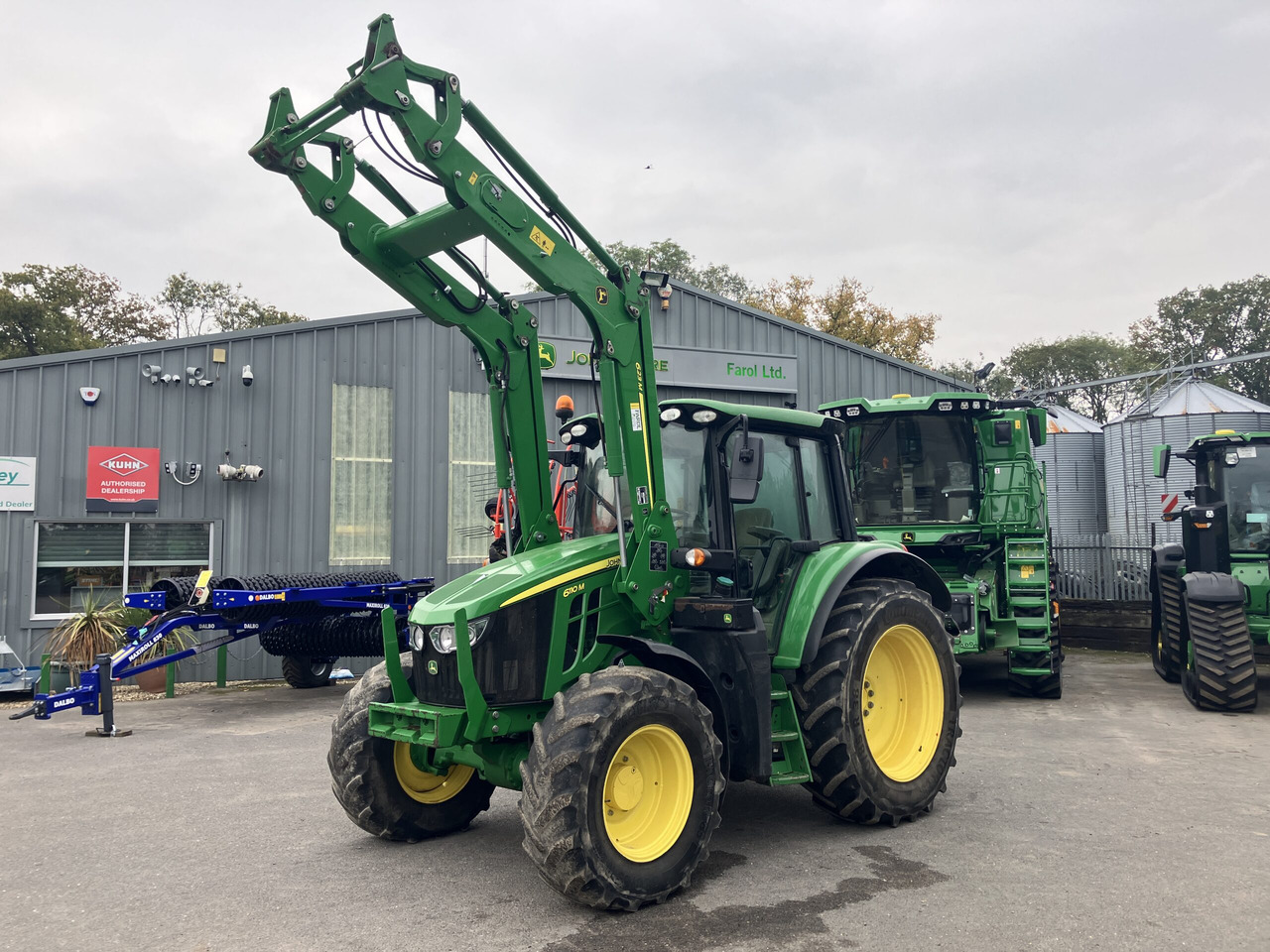 John Deere 6110M - Trator: foto 1 John Deere 6110M - Trator: foto 1