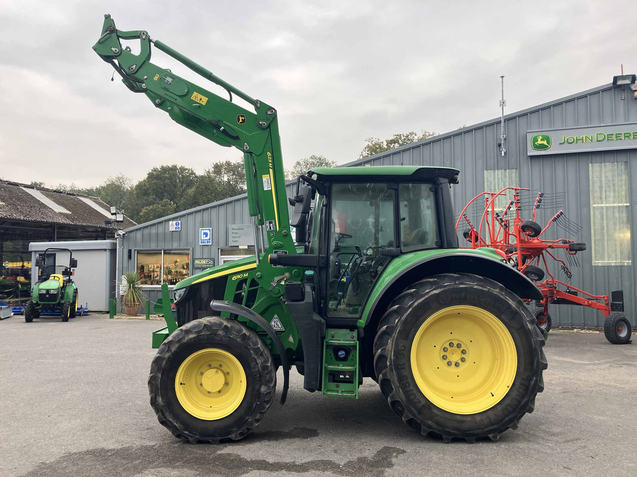 John Deere 6110M - Trator: foto 2 John Deere 6110M - Trator: foto 2