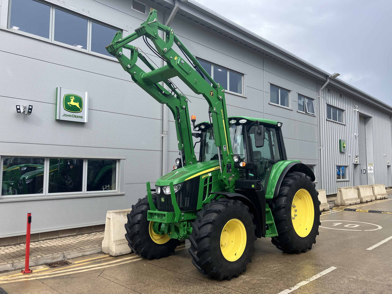 John Deere 6110M - Trator: foto 1 John Deere 6110M - Trator: foto 1