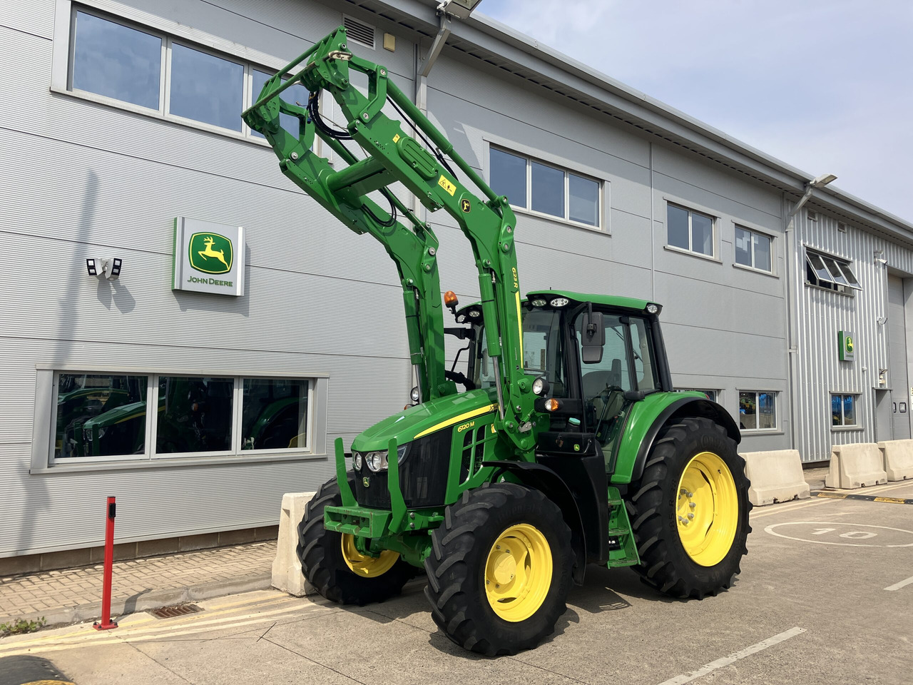 John Deere 6120M + 623R Loader - Trator: foto 1 John Deere 6120M + 623R Loader - Trator: foto 1