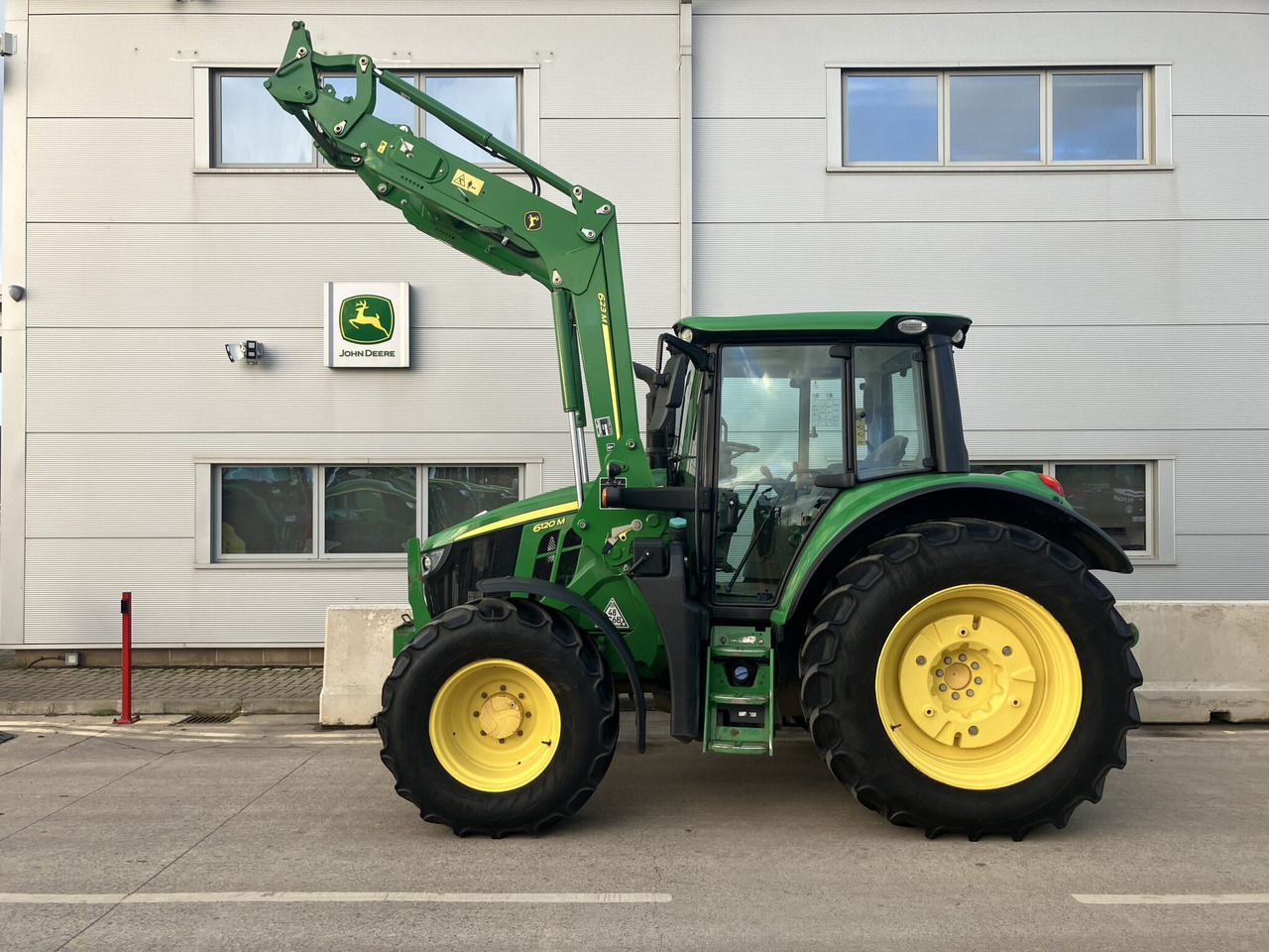 John Deere 6120M - Trator: foto 2 John Deere 6120M - Trator: foto 2