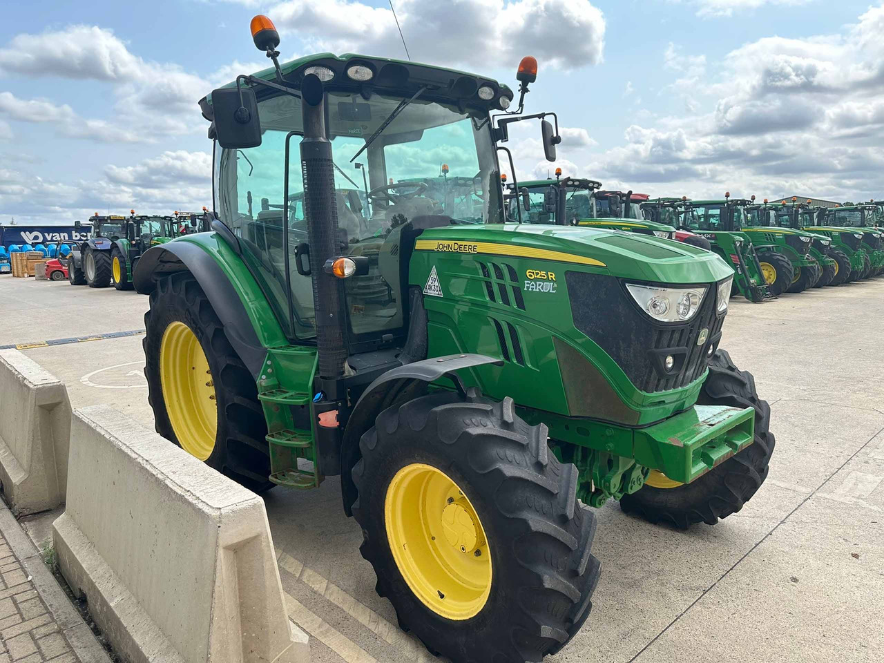 John Deere 6125R - Trator: foto 4 John Deere 6125R - Trator: foto 4
