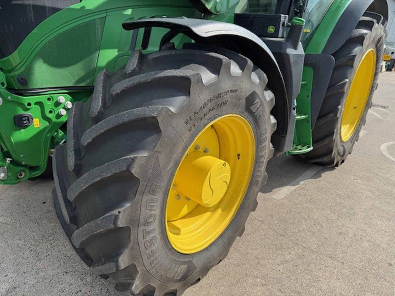 John Deere 6155R - Trator: foto 2 John Deere 6155R - Trator: foto 2