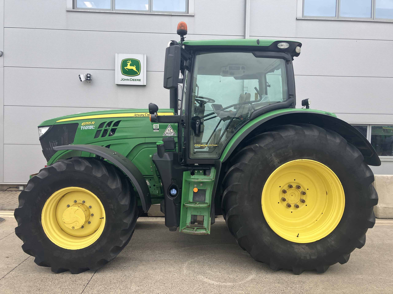 John Deere 6155R - Trator: foto 2 John Deere 6155R - Trator: foto 2