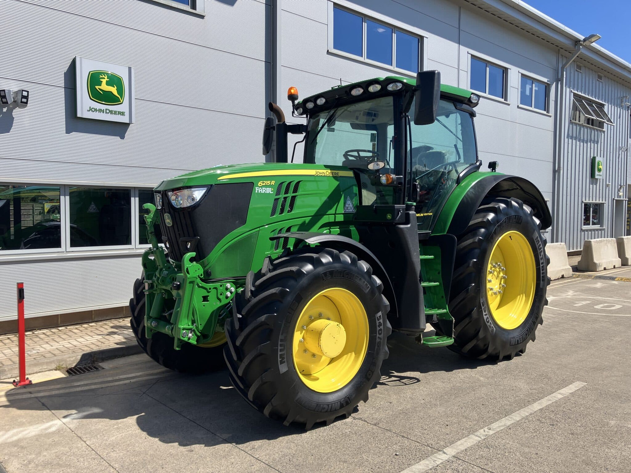John Deere 6215R - Trator: foto 1 John Deere 6215R - Trator: foto 1