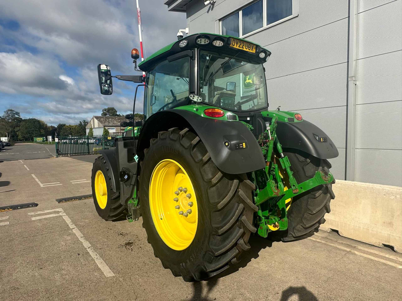 John Deere 6215R - Trator: foto 2 John Deere 6215R - Trator: foto 2