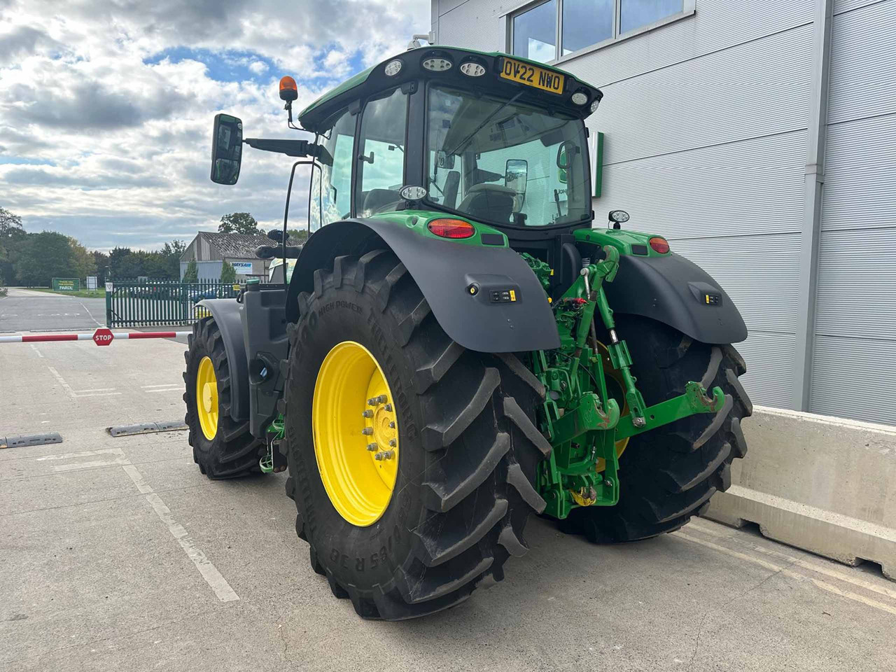 John Deere 6215R - Trator: foto 3 John Deere 6215R - Trator: foto 3