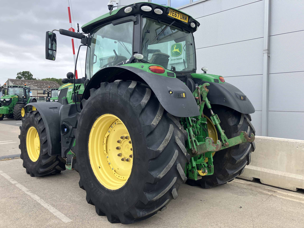 John Deere 6215R - Trator: foto 3 John Deere 6215R - Trator: foto 3