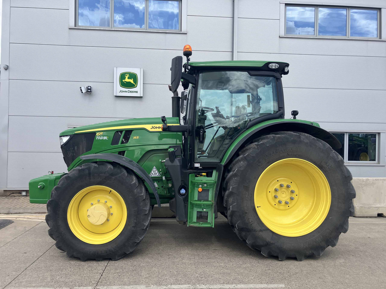 John Deere 6R 155 - Trator: foto 2 John Deere 6R 155 - Trator: foto 2