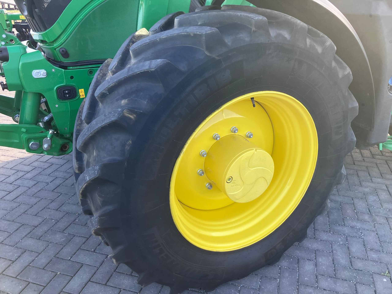 John Deere 6R 155 - Trator: foto 2 John Deere 6R 155 - Trator: foto 2