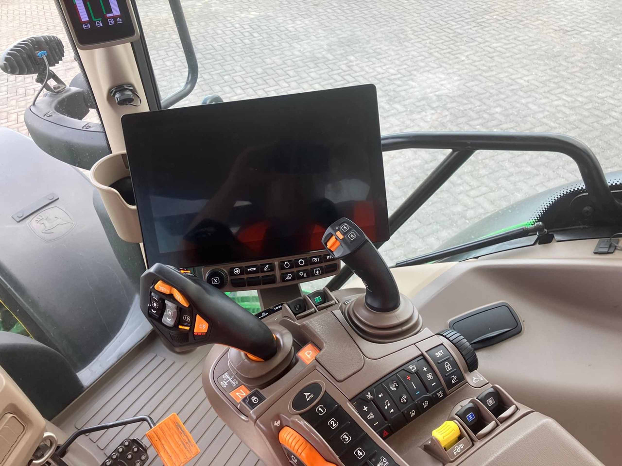 John Deere 6R 155 - Trator: foto 2 John Deere 6R 155 - Trator: foto 2