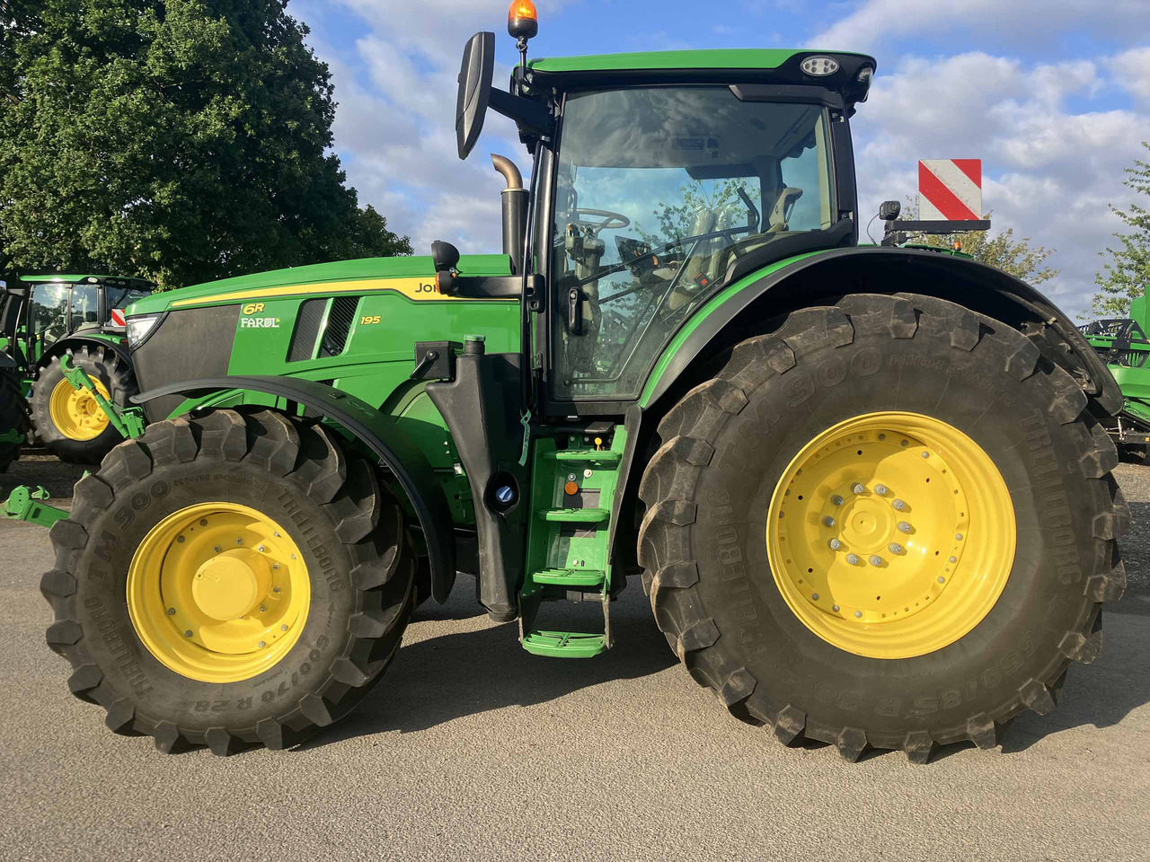 John Deere 6R 195 - Trator: foto 2 John Deere 6R 195 - Trator: foto 2