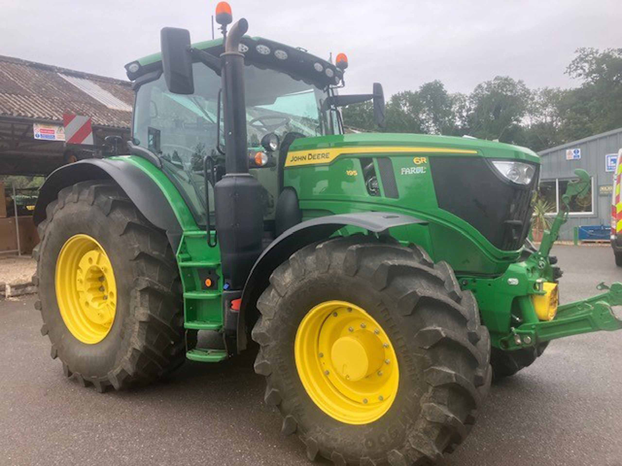 John Deere 6R 195 - Trator: foto 2 John Deere 6R 195 - Trator: foto 2