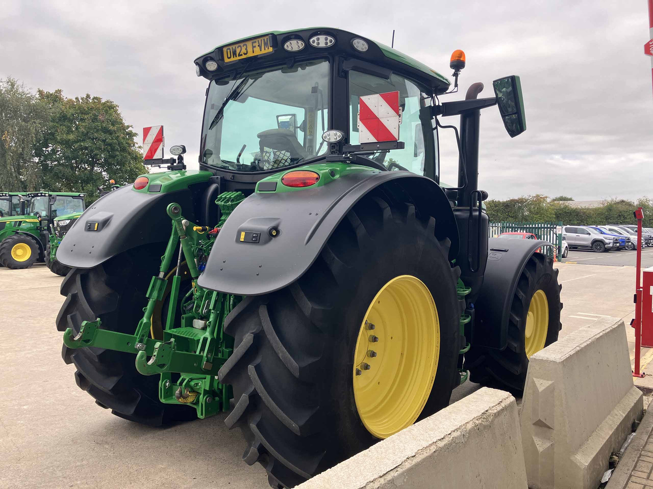 John Deere 6R 215 - Trator: foto 5 John Deere 6R 215 - Trator: foto 5