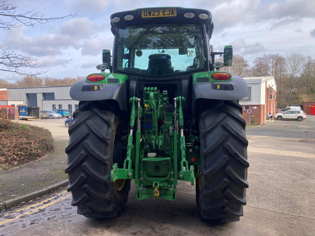 John Deere 6R 215 - Trator: foto 4 John Deere 6R 215 - Trator: foto 4