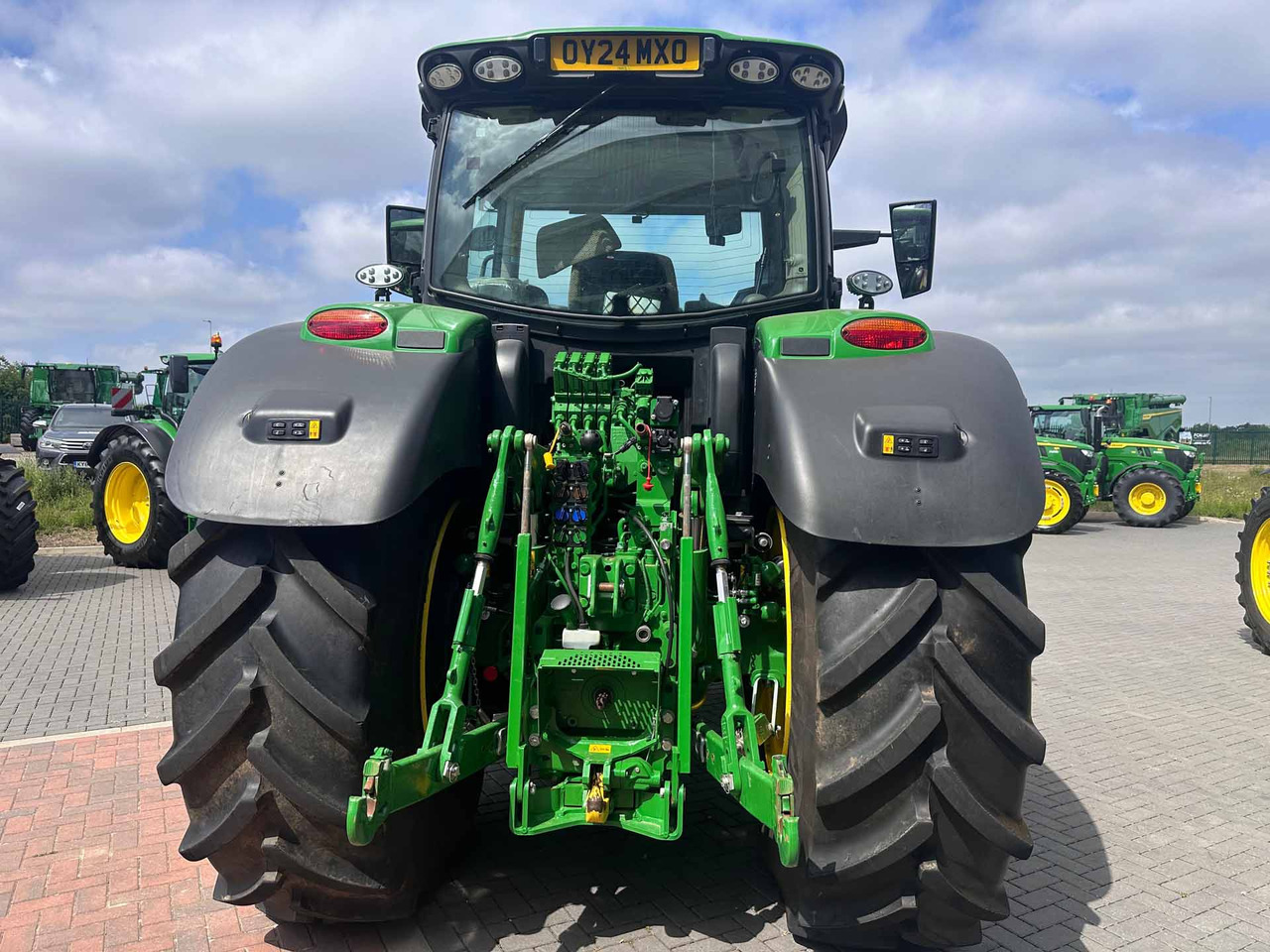John Deere 6R 215 - Trator: foto 2 John Deere 6R 215 - Trator: foto 2