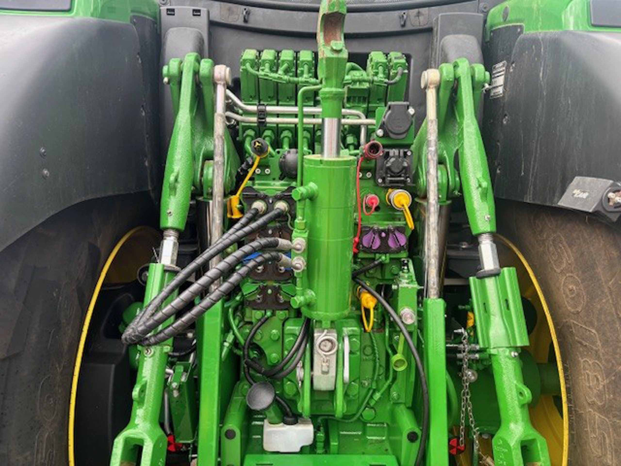 John Deere 6R 215 - Trator: foto 5 John Deere 6R 215 - Trator: foto 5