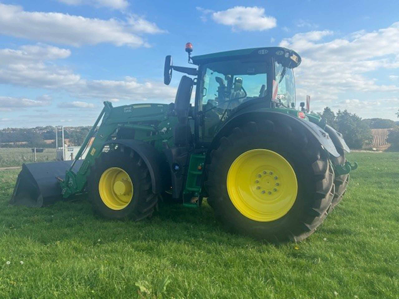 John Deere 6R 250 + 683R - Trator: foto 4 John Deere 6R 250 + 683R - Trator: foto 4