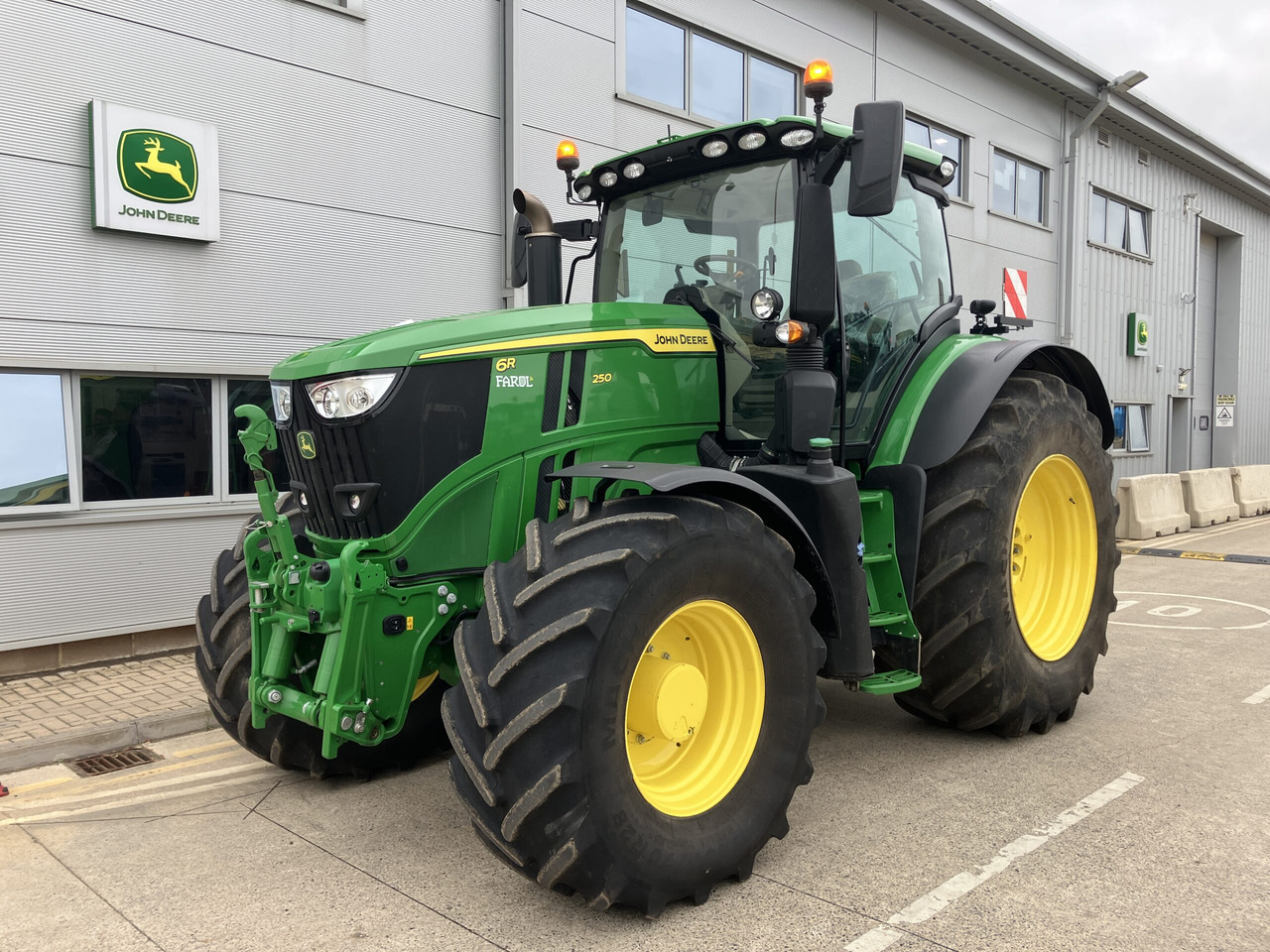 John Deere 6R 250 - Trator: foto 1 John Deere 6R 250 - Trator: foto 1
