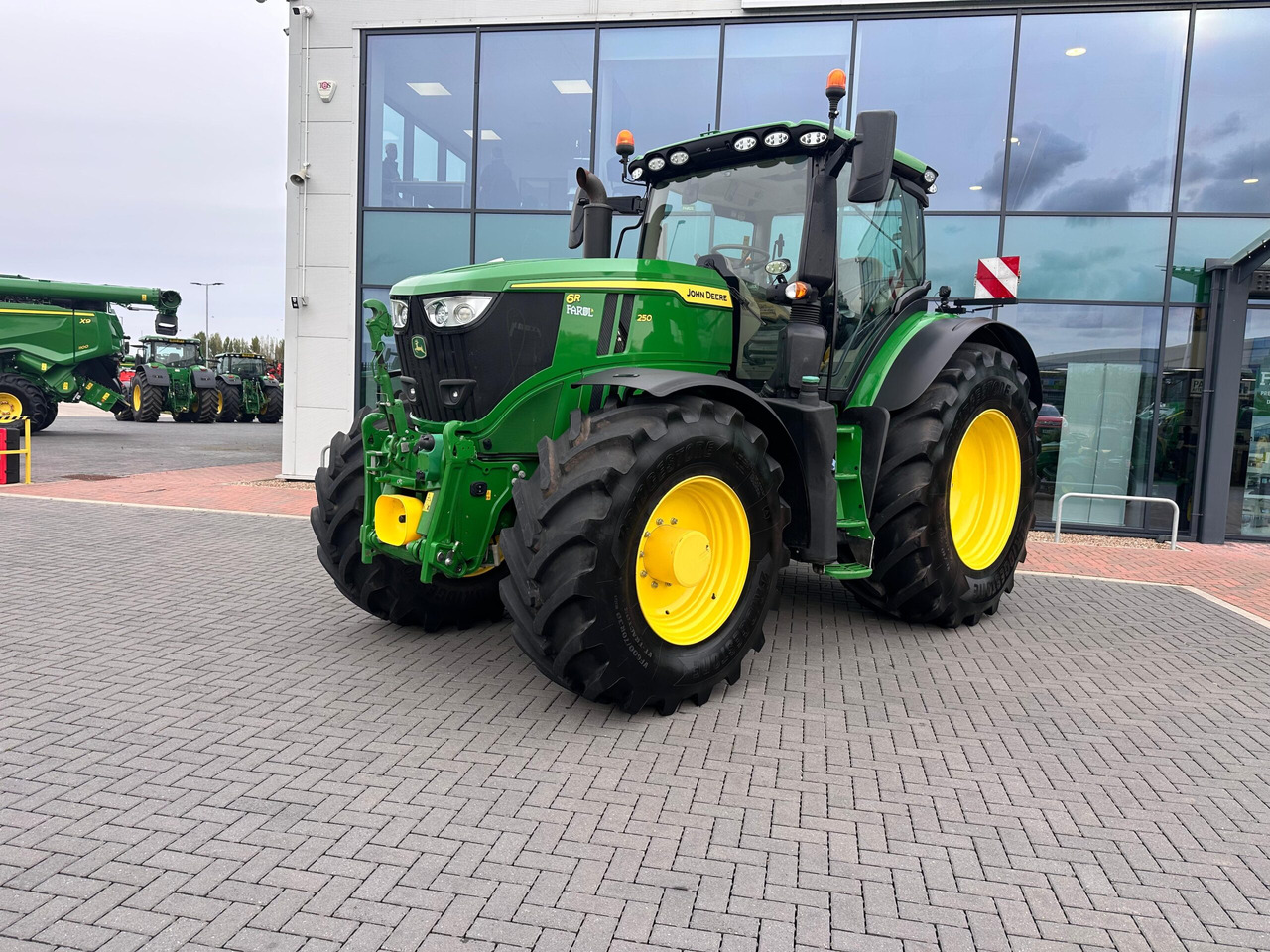 John Deere 6R 250 - Trator: foto 1 John Deere 6R 250 - Trator: foto 1