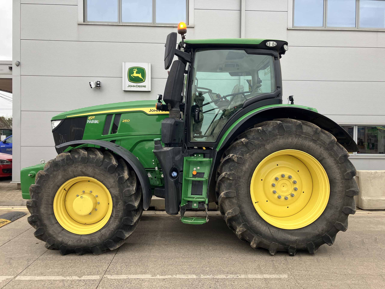 John Deere 6R 250 - Trator: foto 2 John Deere 6R 250 - Trator: foto 2