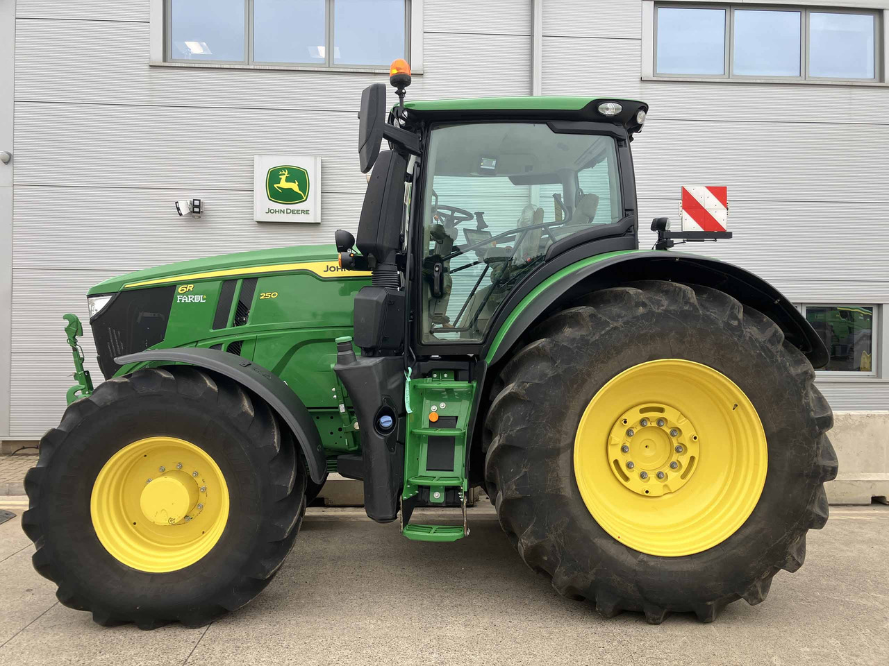 John Deere 6R 250 - Trator: foto 2 John Deere 6R 250 - Trator: foto 2