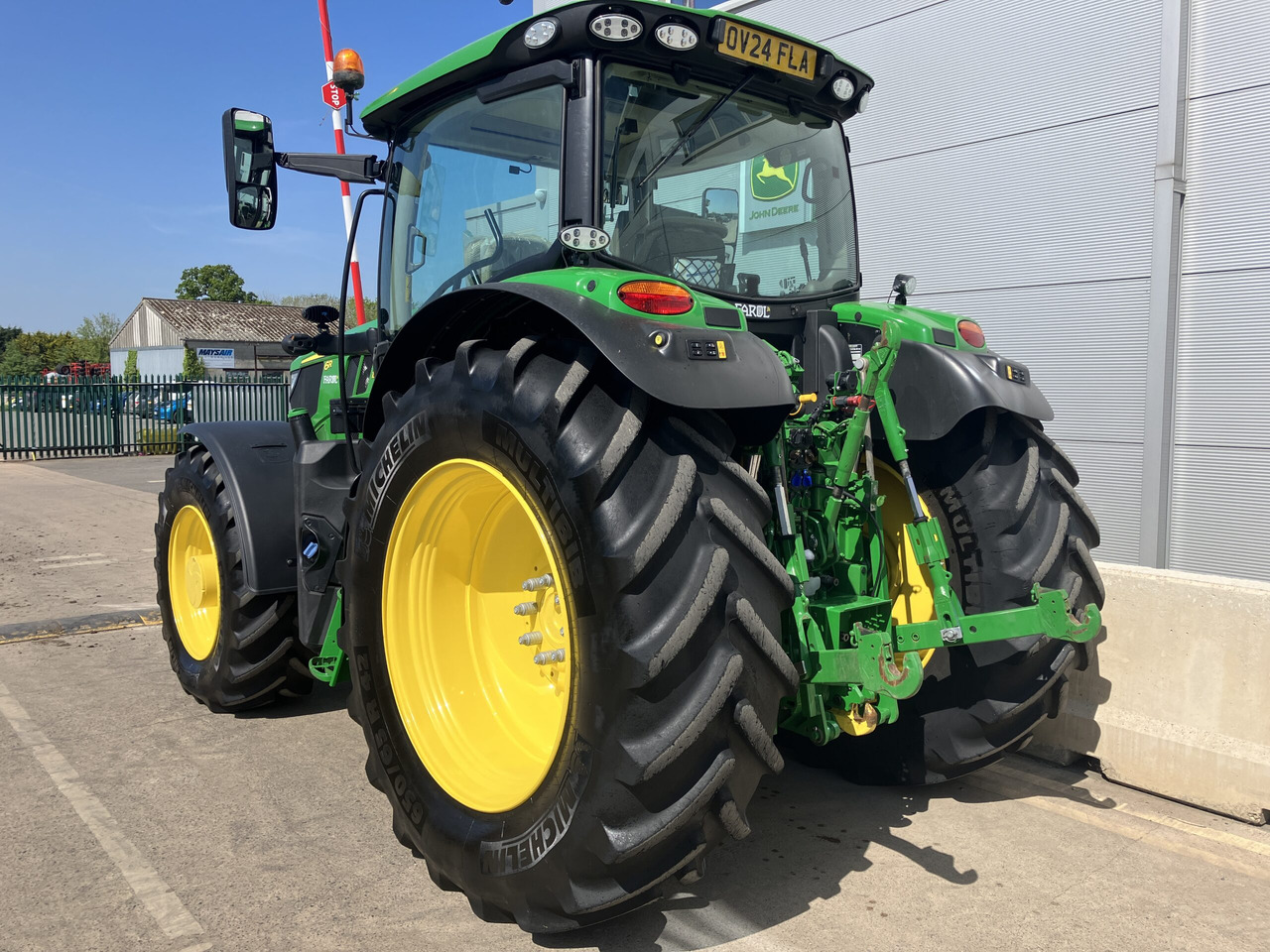 John Deere 6R155 - Trator: foto 3 John Deere 6R155 - Trator: foto 3