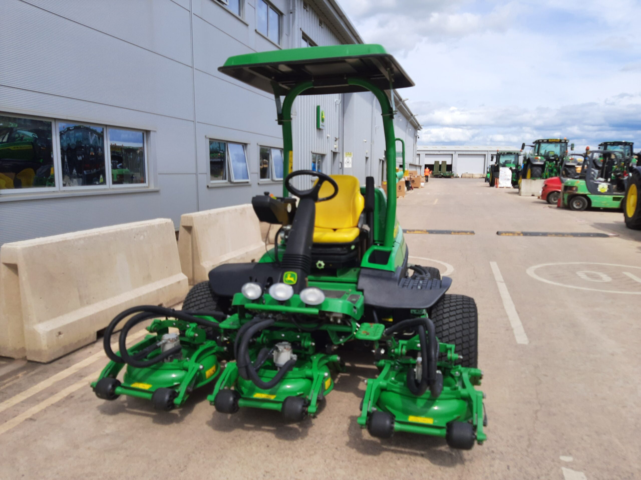John Deere 8800A TerrainCut Mower - Cortador de grama: foto 2 John Deere 8800A TerrainCut Mower - Cortador de grama: foto 2