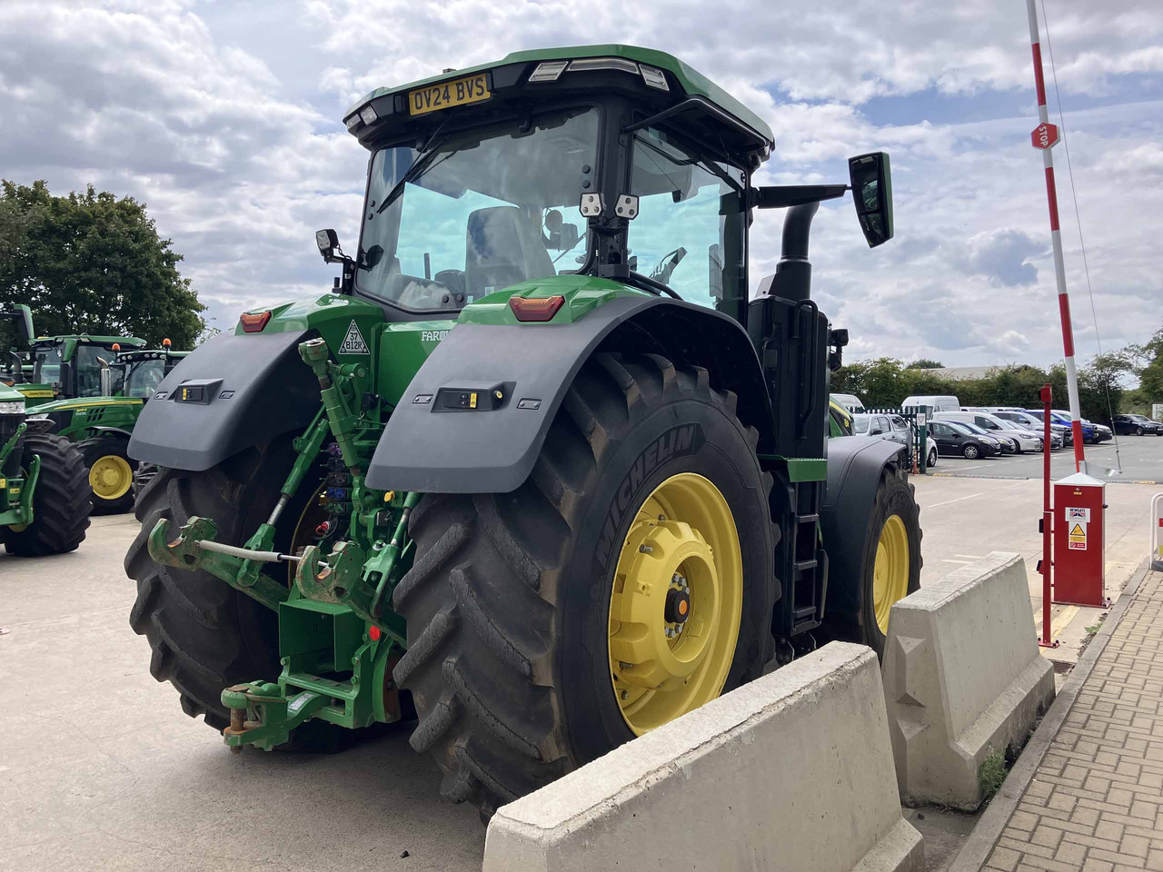 John Deere 8R 370 - Trator: foto 5 John Deere 8R 370 - Trator: foto 5