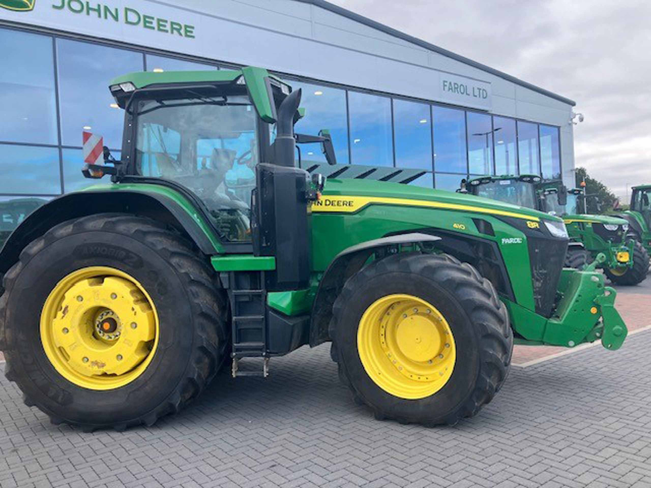 John Deere 8R 410 - Trator: foto 1 John Deere 8R 410 - Trator: foto 1