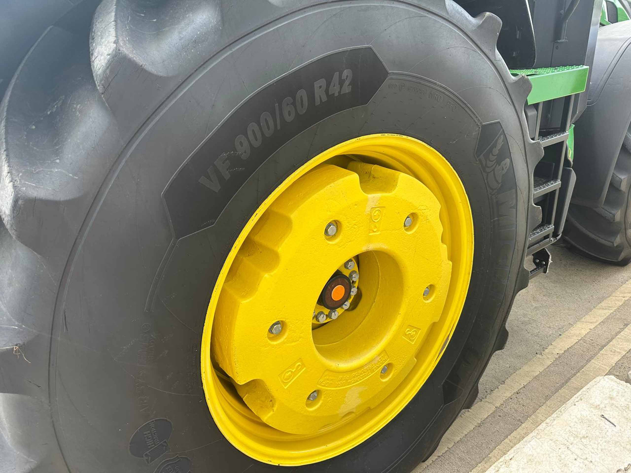 John Deere 8R 410 - Trator: foto 5 John Deere 8R 410 - Trator: foto 5