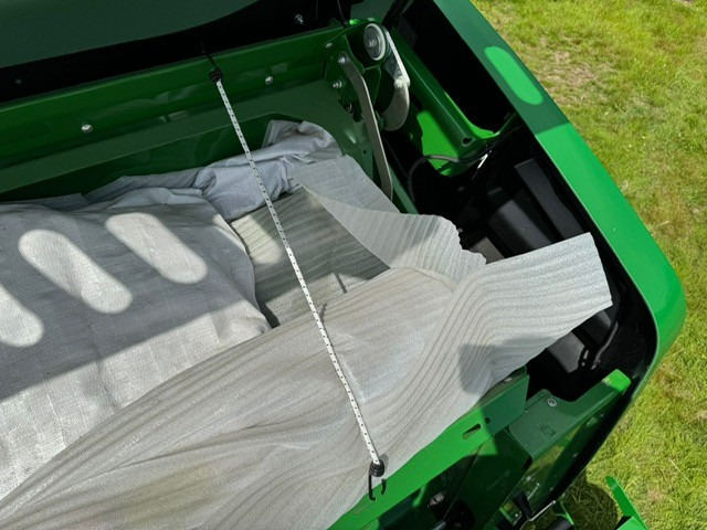 John Deere F441M Round Baler - Máquina para produção de feno: foto 5 John Deere F441M Round Baler - Máquina para produção de feno: foto 5