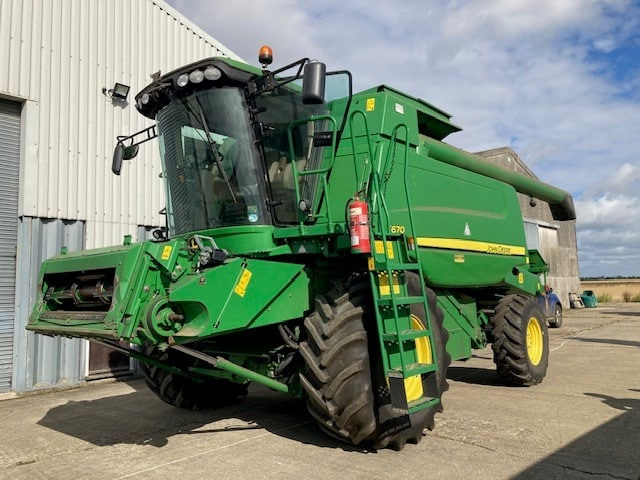 John Deere T670 - Ceifeira debulhadora: foto 1 John Deere T670 - Ceifeira debulhadora: foto 1