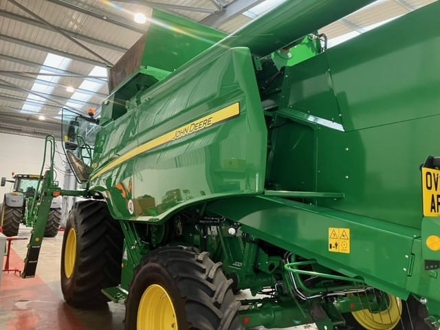 John Deere T670i - Ceifeira debulhadora: foto 4 John Deere T670i - Ceifeira debulhadora: foto 4