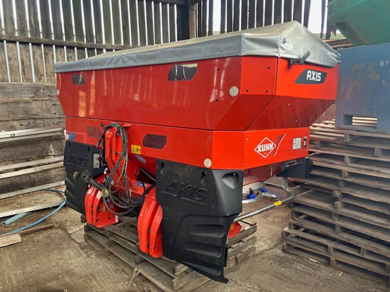 Kuhn Axis 30.2D - Distribuidor de fertilizantes: foto 1 Kuhn Axis 30.2D - Distribuidor de fertilizantes: foto 1