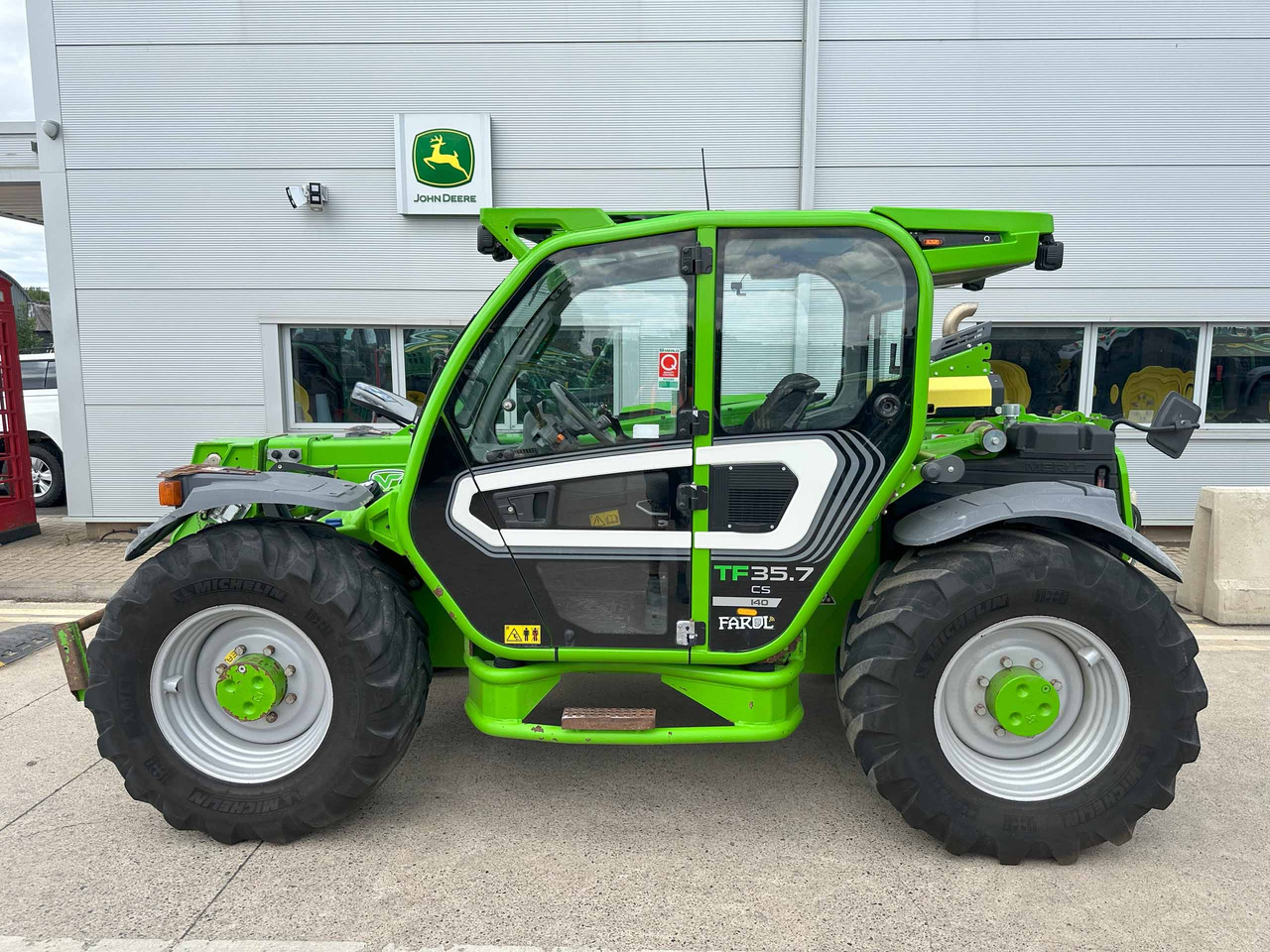 Merlo TF35.7 CS 140 - Empilhador telescópico: foto 3 Merlo TF35.7 CS 140 - Empilhador telescópico: foto 3