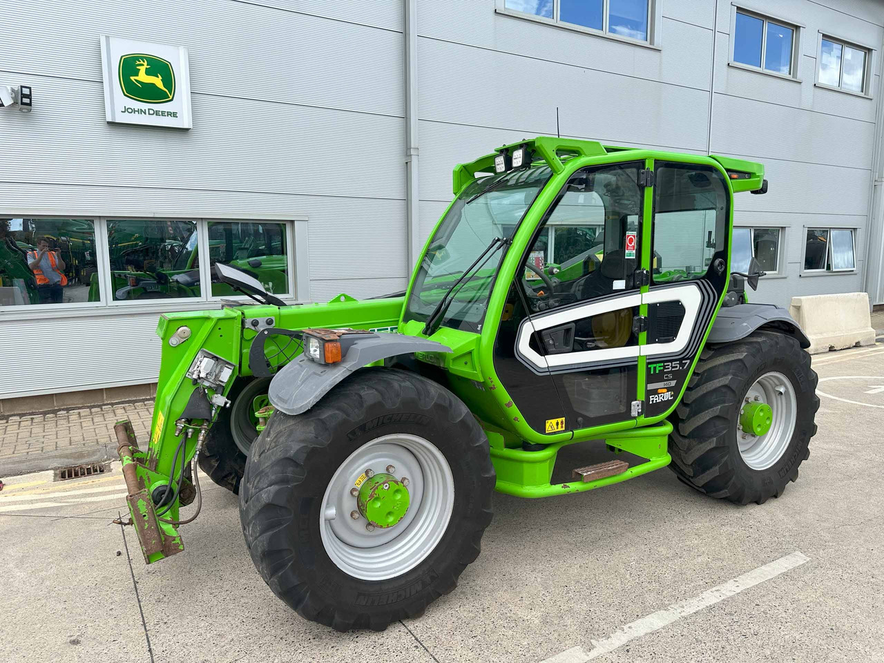 Merlo TF35.7 CS 140 - Empilhador telescópico: foto 1 Merlo TF35.7 CS 140 - Empilhador telescópico: foto 1