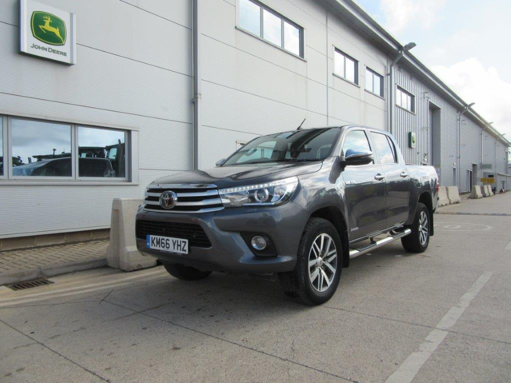 TOYOTA HILUX INVINCIBLE D-4D - Pick-up: foto 1 TOYOTA HILUX INVINCIBLE D-4D - Pick-up: foto 1