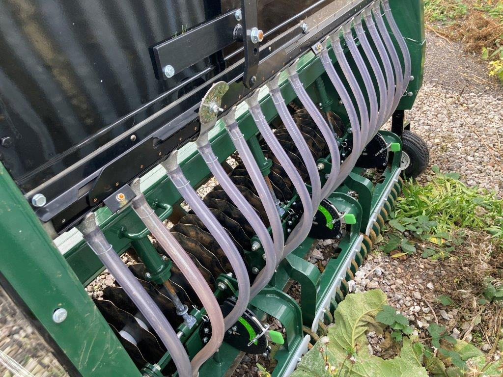 Turfco TriWave™ 60 Overseeder - Máquina para semear: foto 4 Turfco TriWave™ 60 Overseeder - Máquina para semear: foto 4