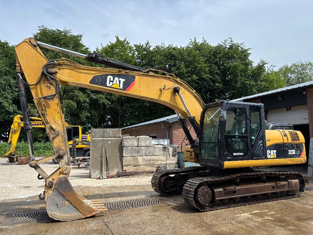 CAT 323 D LN - Escavadora de rastos: foto 2 CAT 323 D LN - Escavadora de rastos: foto 2