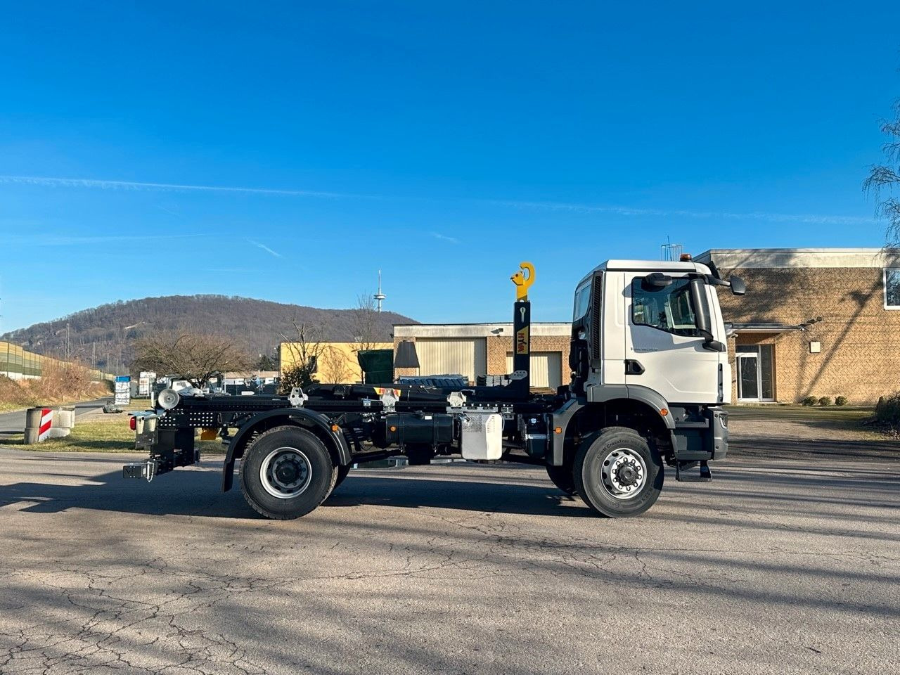 Camião polibenne, Camião grua MAN TGM 18.320 4x4 Euro 6e Hyva 12-45: foto 9