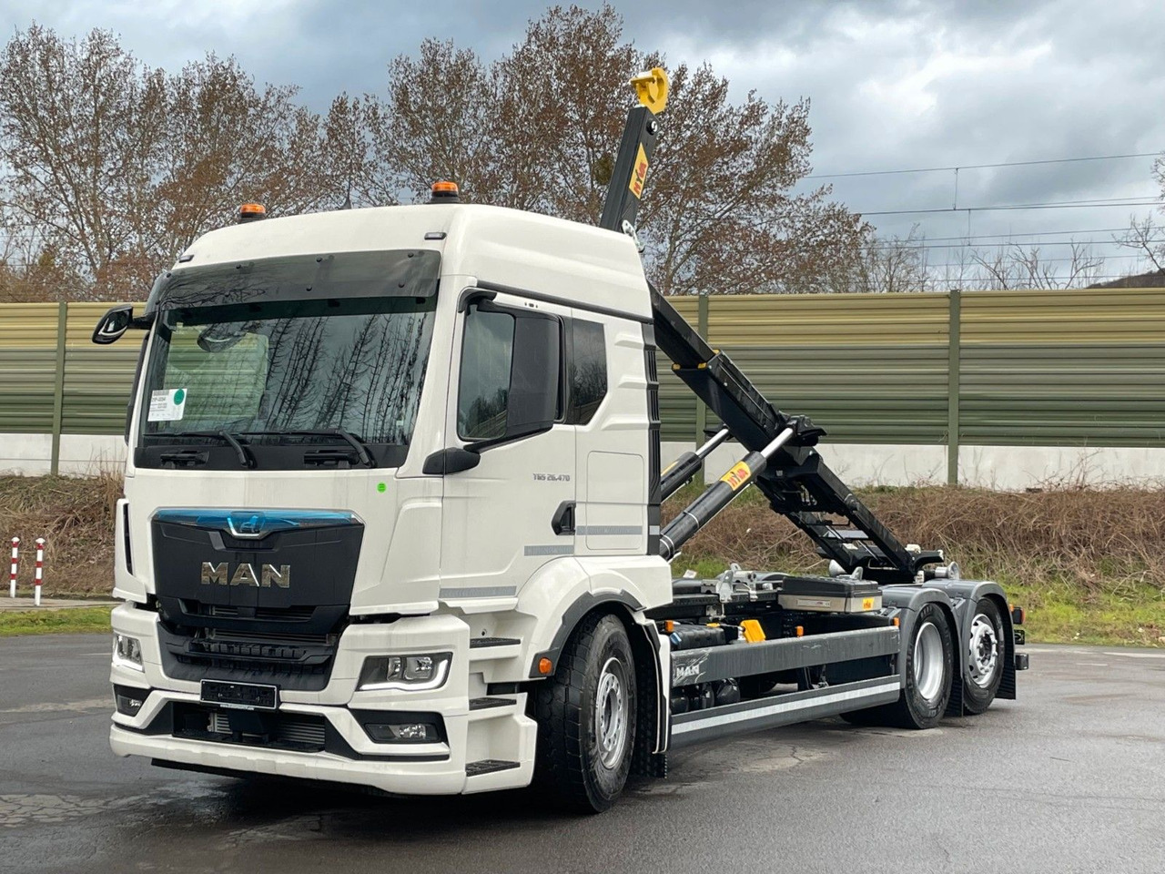 MAN TGS 26.480 6x2 Retarder Hyva 20-60 Abrollkipper - Camião polibenne: foto 2 MAN TGS 26.480 6x2 Retarder Hyva 20-60 Abrollkipper - Camião polibenne: foto 2