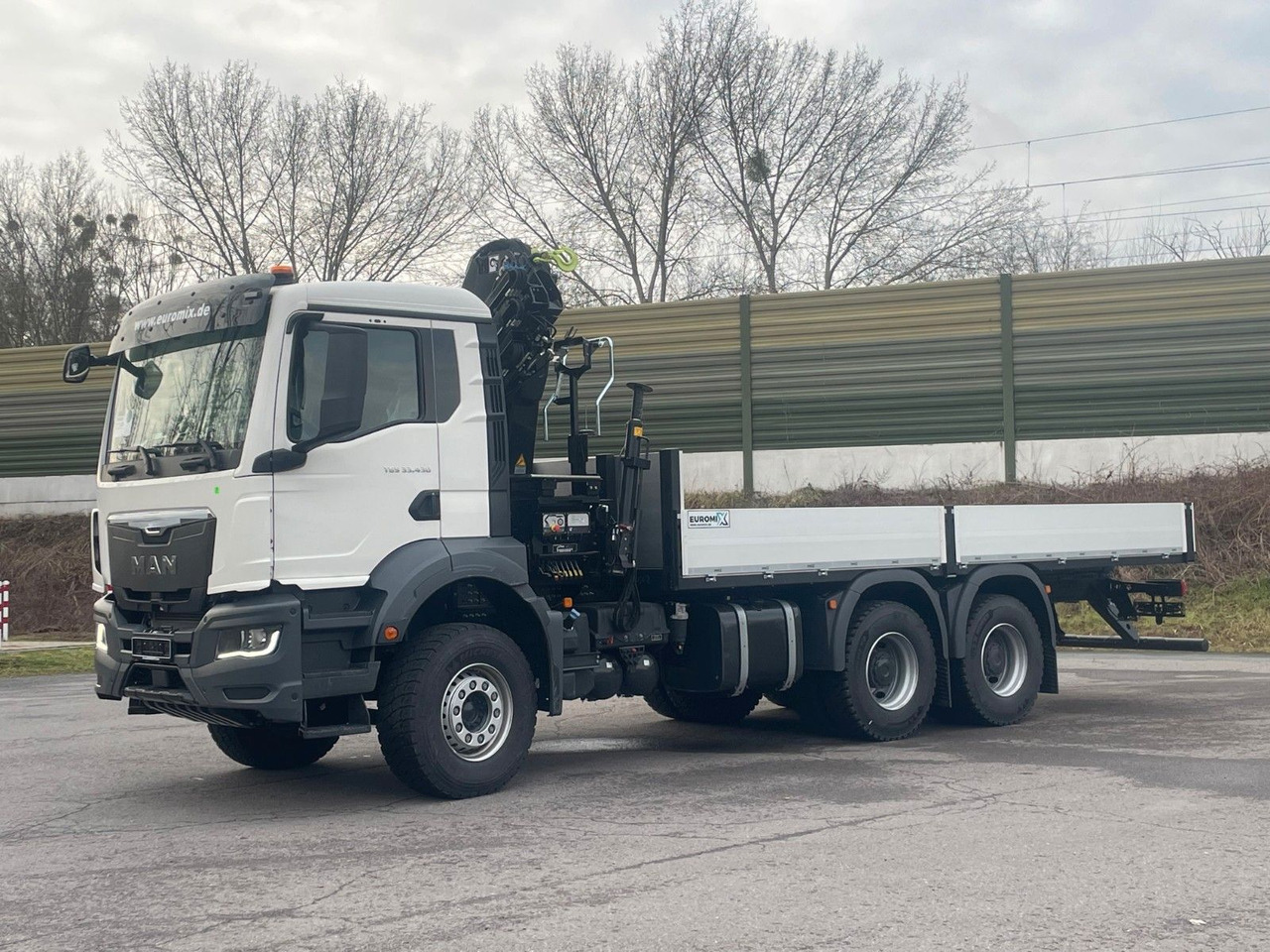 MAN TGS 33.440 6x4 Kran HIAB 138-3 - Camião grua: foto 3 MAN TGS 33.440 6x4 Kran HIAB 138-3 - Camião grua: foto 3