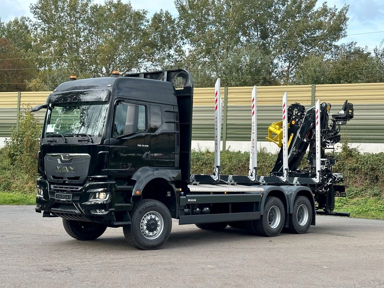 MAN TGS 33.520 6X6 Euro6e LogLift 165 Z - Camião de transporte de madeira, Camião grua: foto 3 MAN TGS 33.520 6X6 Euro6e LogLift 165 Z - Camião de transporte de madeira, Camião grua: foto 3