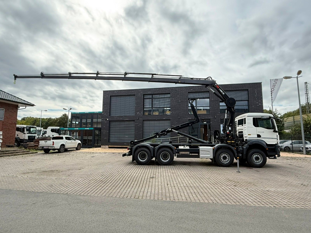 MAN TGS 35.480 8x4 Abrollkipper + Kran HIAB 228-6 - Camião polibenne, Camião grua: foto 3 MAN TGS 35.480 8x4 Abrollkipper + Kran HIAB 228-6 - Camião polibenne, Camião grua: foto 3